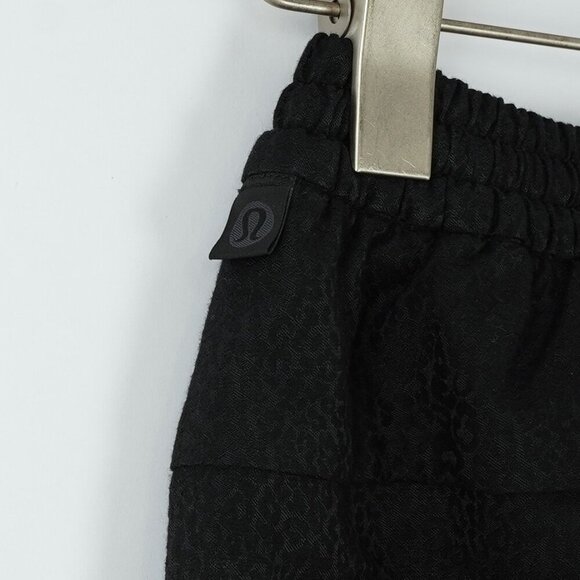 lululemon Lab Jacquard Relaxed Tapered Pant 27" - Leopardo Jacquard Black - XS - Picture 5 of 8